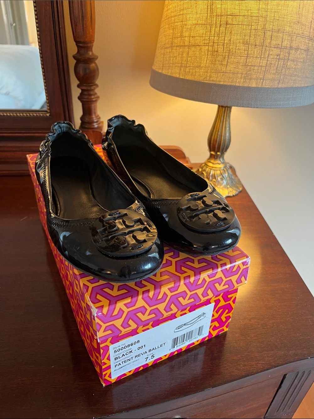 Tory Burch Black Patent Logo Ballet Flats - Picture 2 of 4
